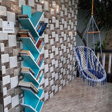 Tropical Wave Hostel Morjim Goa Экстерьер фото
