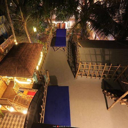 Tropical Wave Hostel Morjim Goa Экстерьер фото