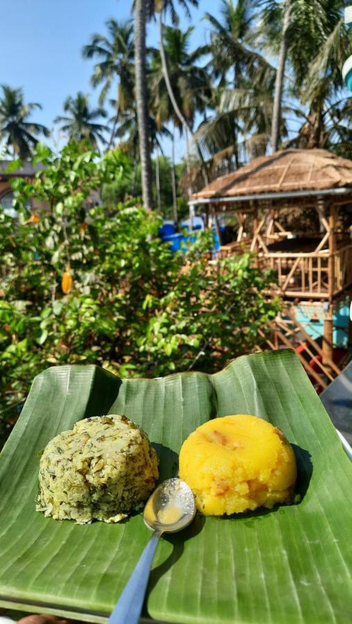 Tropical Wave Hostel Morjim Goa Экстерьер фото