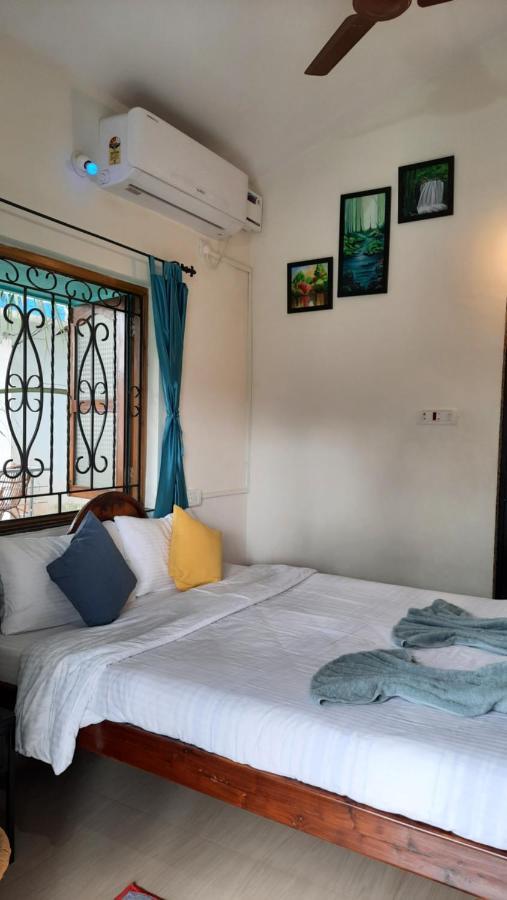 Tropical Wave Hostel Morjim Goa Экстерьер фото