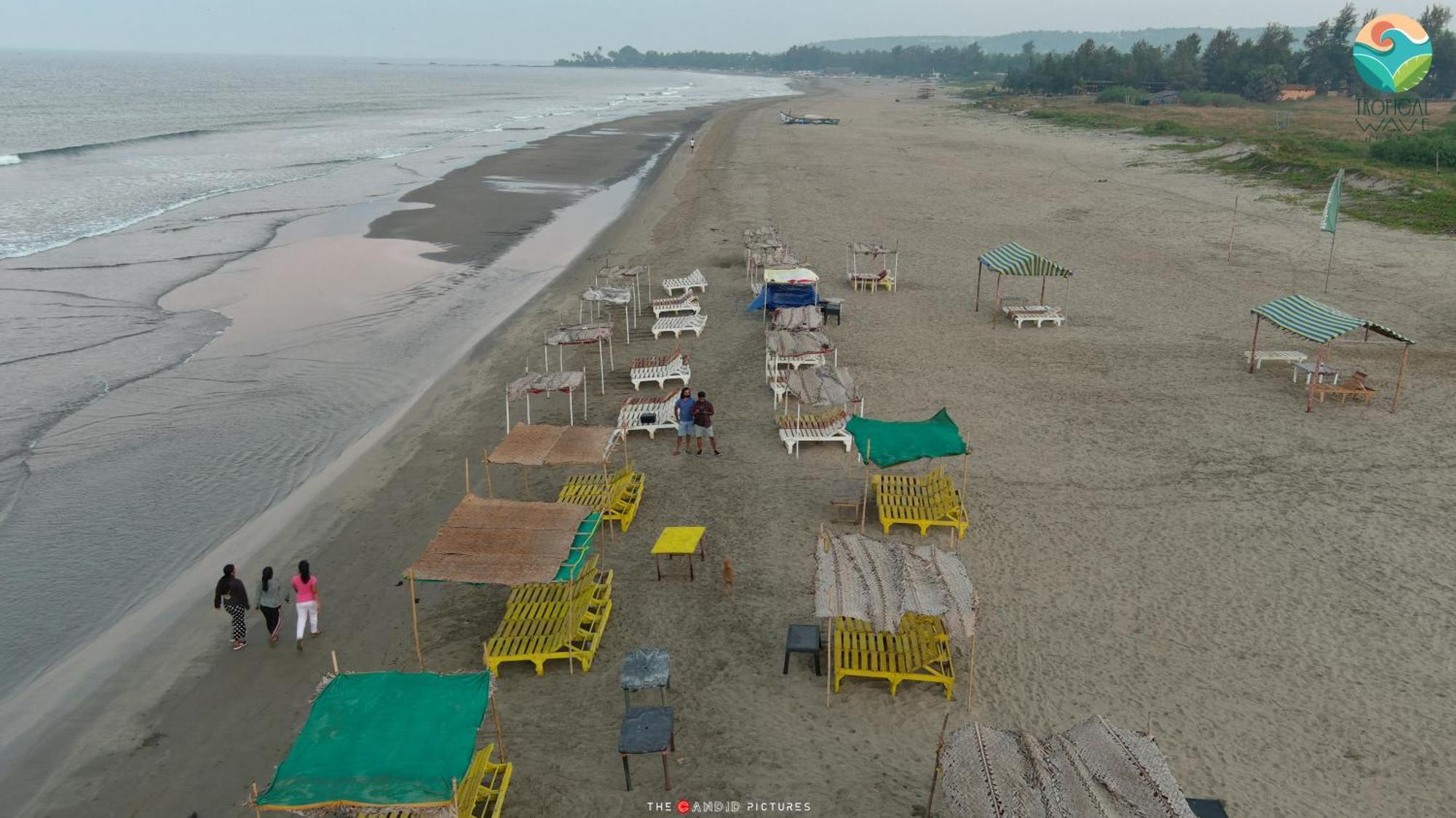 Tropical Wave Hostel Morjim Goa Экстерьер фото