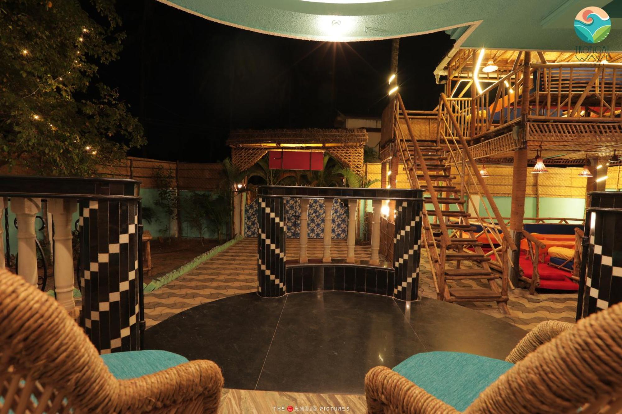 Tropical Wave Hostel Morjim Goa Экстерьер фото